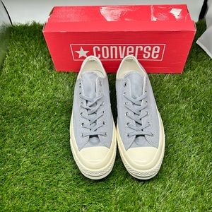 Chuck Taylor’s Converse Premium. New with box men’s size 8 womens 10